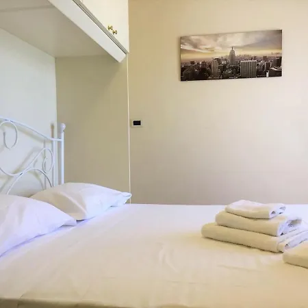 5 Star With Private Beach And Garage * Sirmione